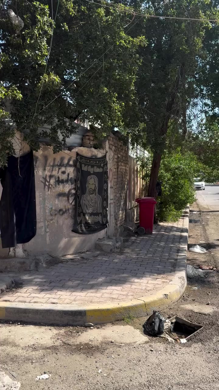 دار للإيجار – طابق ثاني معزول بالكامل
 • الموقع: قريب من المدرسة القومية،
 • المواصفات:
 • 3 غرف كبيرة
 • صالة واسعة
 • مطبخ
 • صحيتان (حمام + تواليت)
 • خدمات الطابق:
 • كهرباء مستقلة
 • ماء مستقل
 • سطح خاص للطابق الثاني
 • عزل تام لضمان الراحة والخصوصية
للتواصل والاستفسار              ***********
