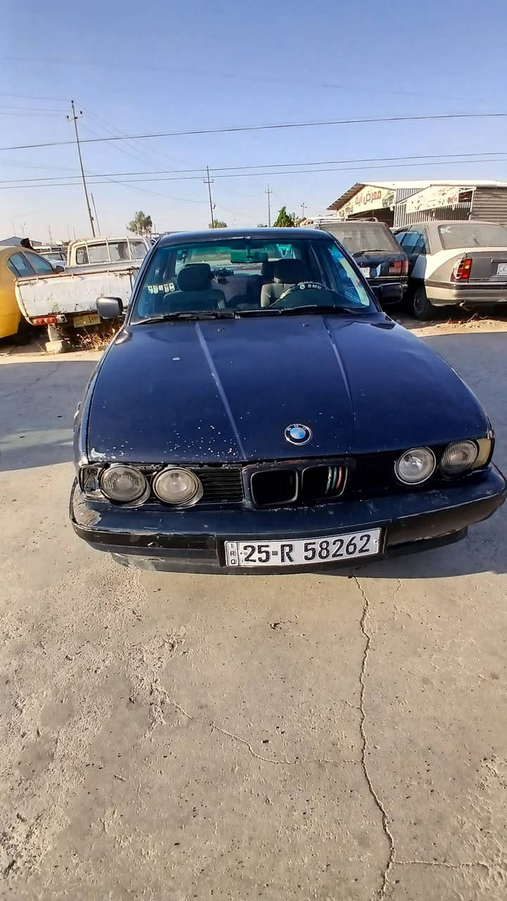 سلام عليكم سيارة بي ام للبيع حجم525
كير محرك شرط ربع ماتصرف عليهه 
كشرهه كدام العين (شرط التحويل والغرامات) 
سنويه لحد2031دفتر بانزين هم بيها 
شعندك للمراوس وياهه هم للمراوسه للتواصل 
علرقم ***********
