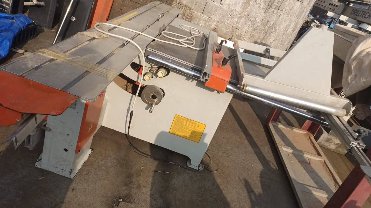 منشار تركي حجم. 2800 
نظافه فول  
موديل. 2019
***********واتساب 
***********واتساب 
اربيل صناعه جنوبيه خلف شركه اوسكار فرع نجارين
