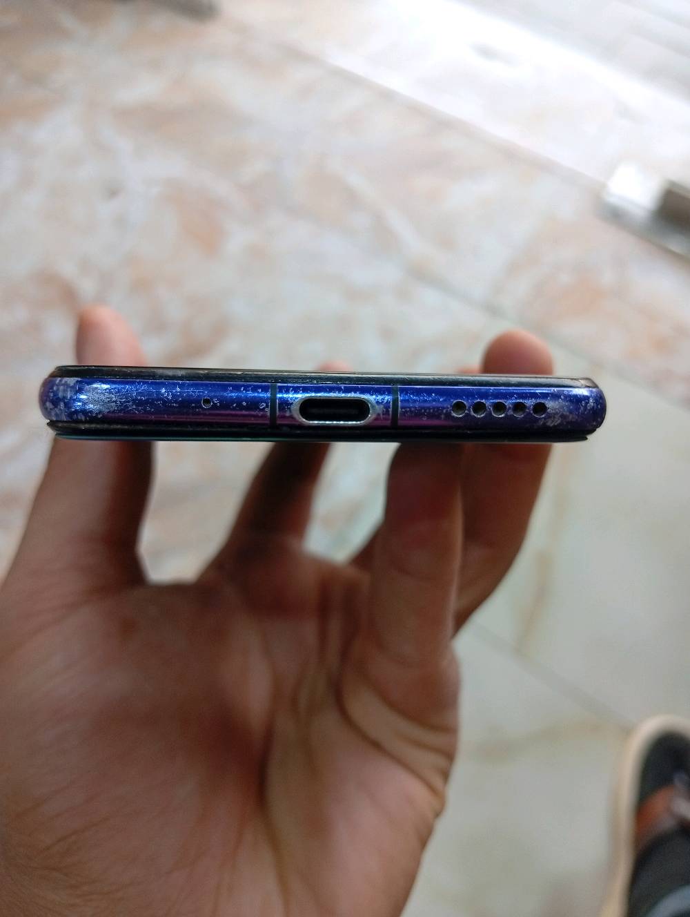 جهازين واحد يحتاج سوفت وير ناسي الرمز والجيميل والثاني يحتاج شاشة 