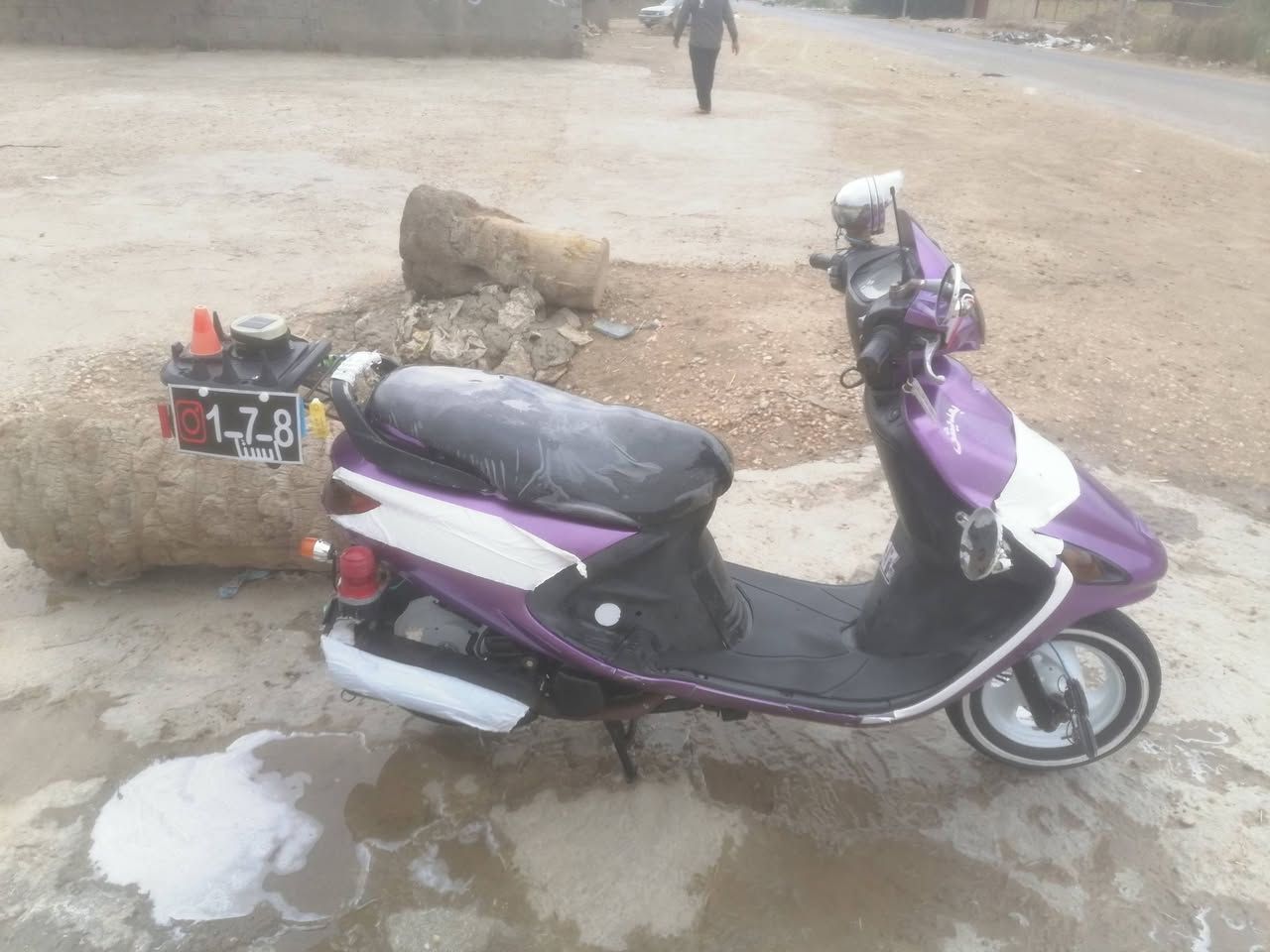 سلام عليكم دراجه فراشه للبيع جديده جديده

1اشاير شغاله
2تشتغل سلف
3الاتات شغاله امامي وخلفي
4مكينه نضيفه 90بل 100
5مرتبه وشوف كدامك بعد احله من الصو

مكاني الدوانيه الحمزه الشرقي
الهاتف ***********بي وا تساب

السعر خاص وبي خير ودلل اتصال هاتف
