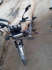 سولنك موديل 25 محرك 200 جواكيج  صارله شهرين مشدود مامتواجد عالفيس ‏‪07...