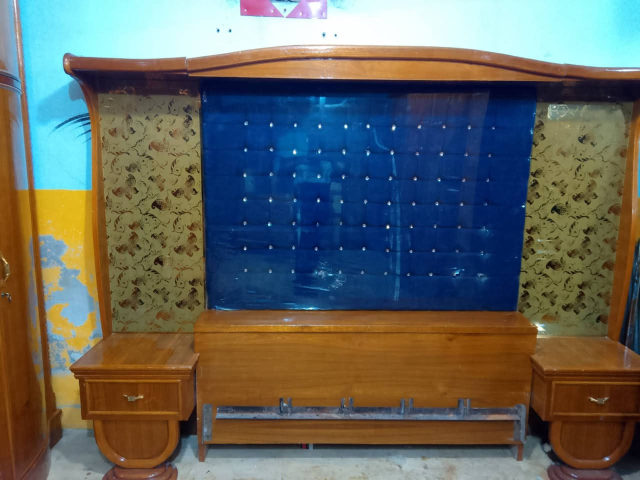 معرض ونجاره الواسطي لبيع الغرف التسكام المستعمل والجديد العنوان حي الجهاد للاستفسار***********
