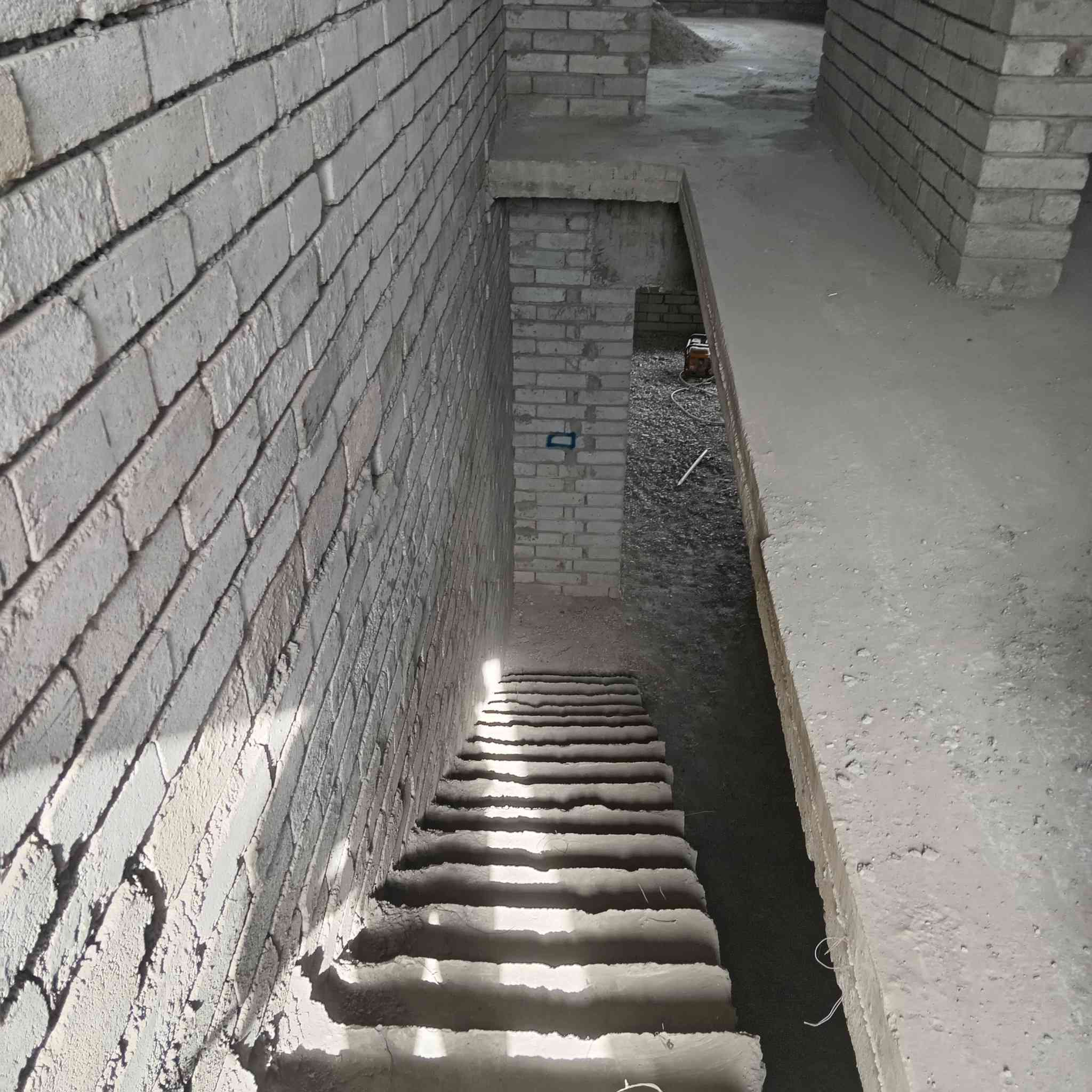 السلام عليكم اشتغل تنضيف تفليش حفر اساسات تصفيط اساسات بناء فلانكوت تحويلات تصعيد  مواد   حفر مجاري حفر ابي وقشر جدران يوجد كادر كامل اي ستفسار ان اكون عند حسن ظنكم الاتصال على هاذا الرقم ***********
