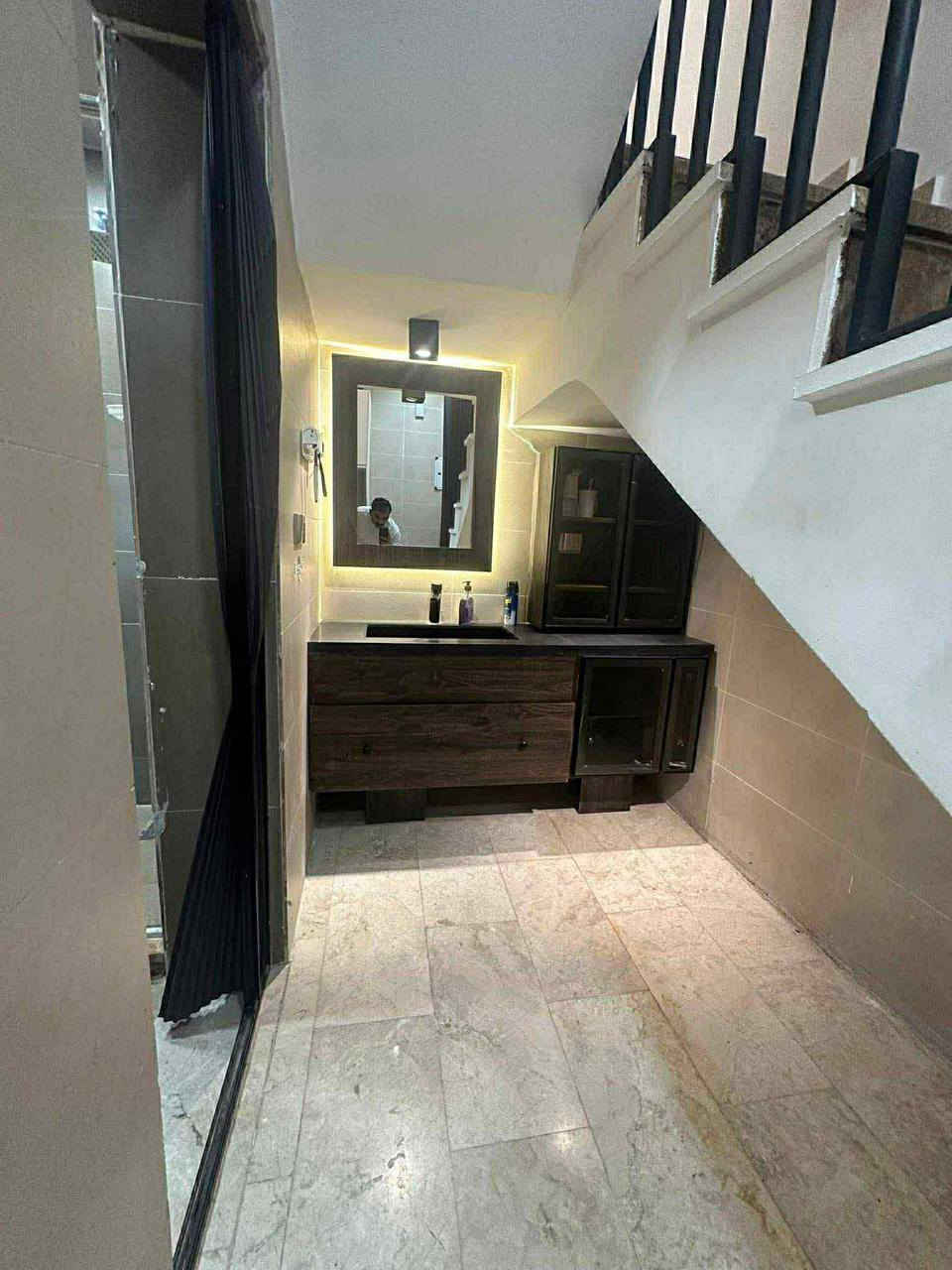 للايجار للايجار 🏠🏠
منزل المساحه 55 متر طابقين جديد لوك يحتوي على 2 غرف نوم وصاله ومطبخ وصحيات البيت مؤثث اثاث مودرن وراقي حديث علما انو البيت ركن منطقه الاستاذه حي الجهاد خلف ال 4 شوارع مباشرتا شارع عرضه 20 متر سعر الايجار 800 الف قفل
الاستفسار الاتصال
حسين عقارات
***********
مكتب الثقه الهندسي للعقار
