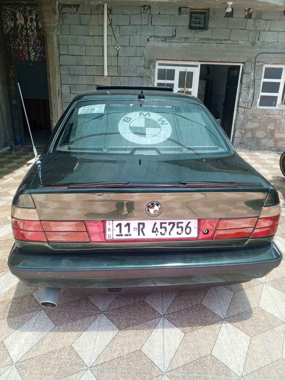 السلام عليكم
بي ام حجم 520 

موديل 1991

رقم بغداد بسمي 
 
فول اوتوماتيك

محرك مسكر عدل 

تبريد ثلج 

كشنات جلد 

سنويه لغايه 29

تخم تاير 

السعر 45 وبيها مجال قليل 

مكاني الخالديه رقم الهاتف ***********
اذا اكو بي ام 735 يرهم مراوس
