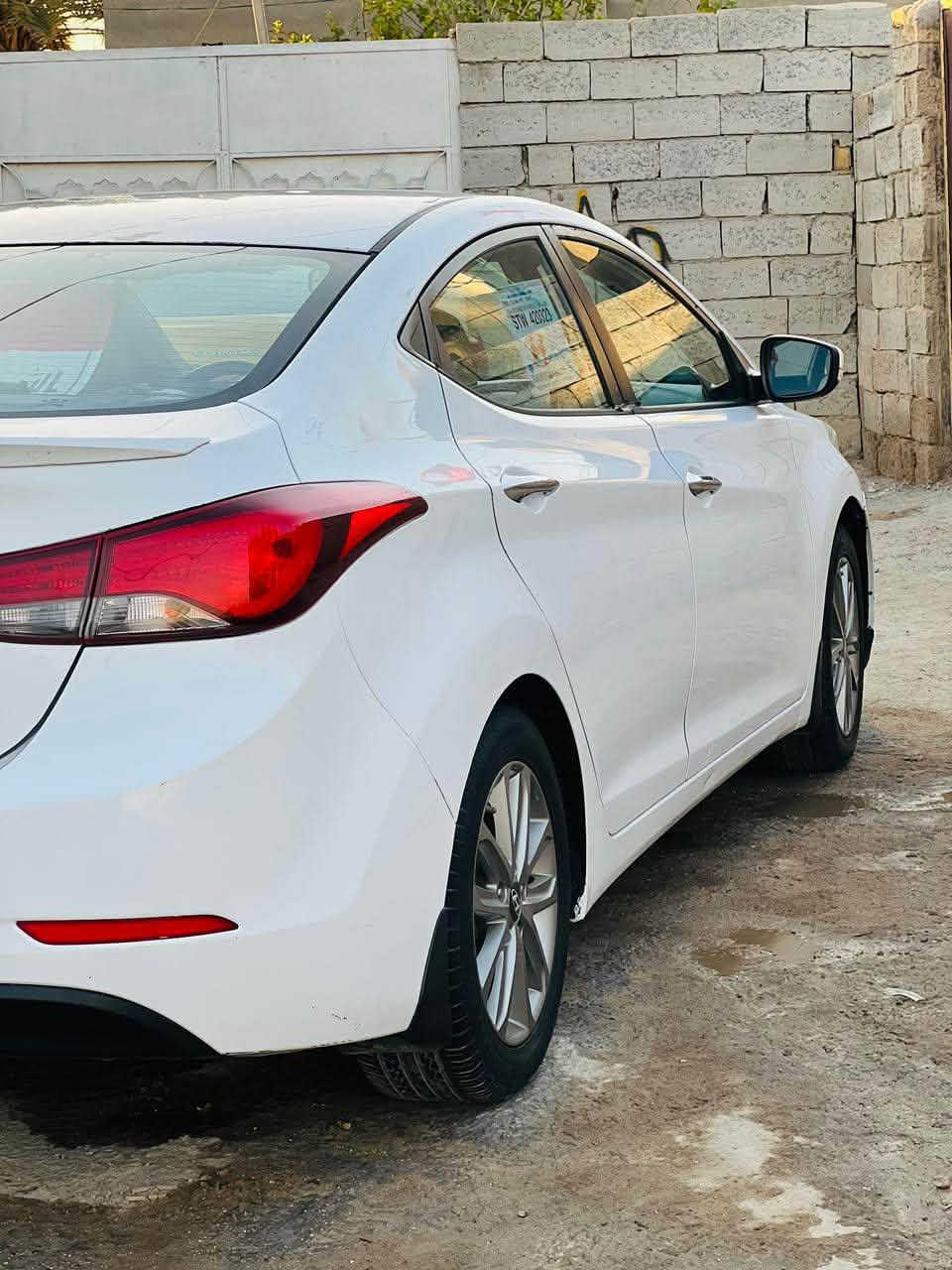 🚗 هيونداي ألنترا 2016 (خليجي) - للبيع 🚗
السيارة نظيفة جداً وكاملة وجاهزة، ومكفولة من كل النواحي 
📋 المواصفات العامة:
• الموديل:2016
• المواصفات: خليجي (فول لخير).
• المحرك: 1800cc (مكينة كفالة لا تفتح ولا تنقص).
• الرقم: قادسيه 
•  (مداور والتحويل مباشر).
✨ المواصفات والكماليات:
• شاشة وكاميرا خلفية بلادية.
• حساسات خلفية.
• تحكم استيرن (جهتين).
• تبريد قطعتين (ثلاجة وكفالة).
• إشارات بالمرايا + مرايا قلاب عند الرجوع للخلف.
• تخم تاير جديد.
🛠️ حالة السيارة والبودي (الكفالة):
كفالة عامة من كلشي (كير، محرك، حدادية، وتبريد كله كفالة).
📍 مكان التواجد:
• الدوانيه - .
💰 السعر:
119ورقة $) وبيها مجال بسيط للشراي.
📞 للاستفسار والتواصل:
• يرجى الاتصال على الرقم: ***********
#هيونداي_ألنترا #سيارات_العراق #بابل #الحلة #بيع_وشراء_السيارات
