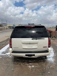 جي ام سي دنلي • ٢٠١٢ • لؤلؤي