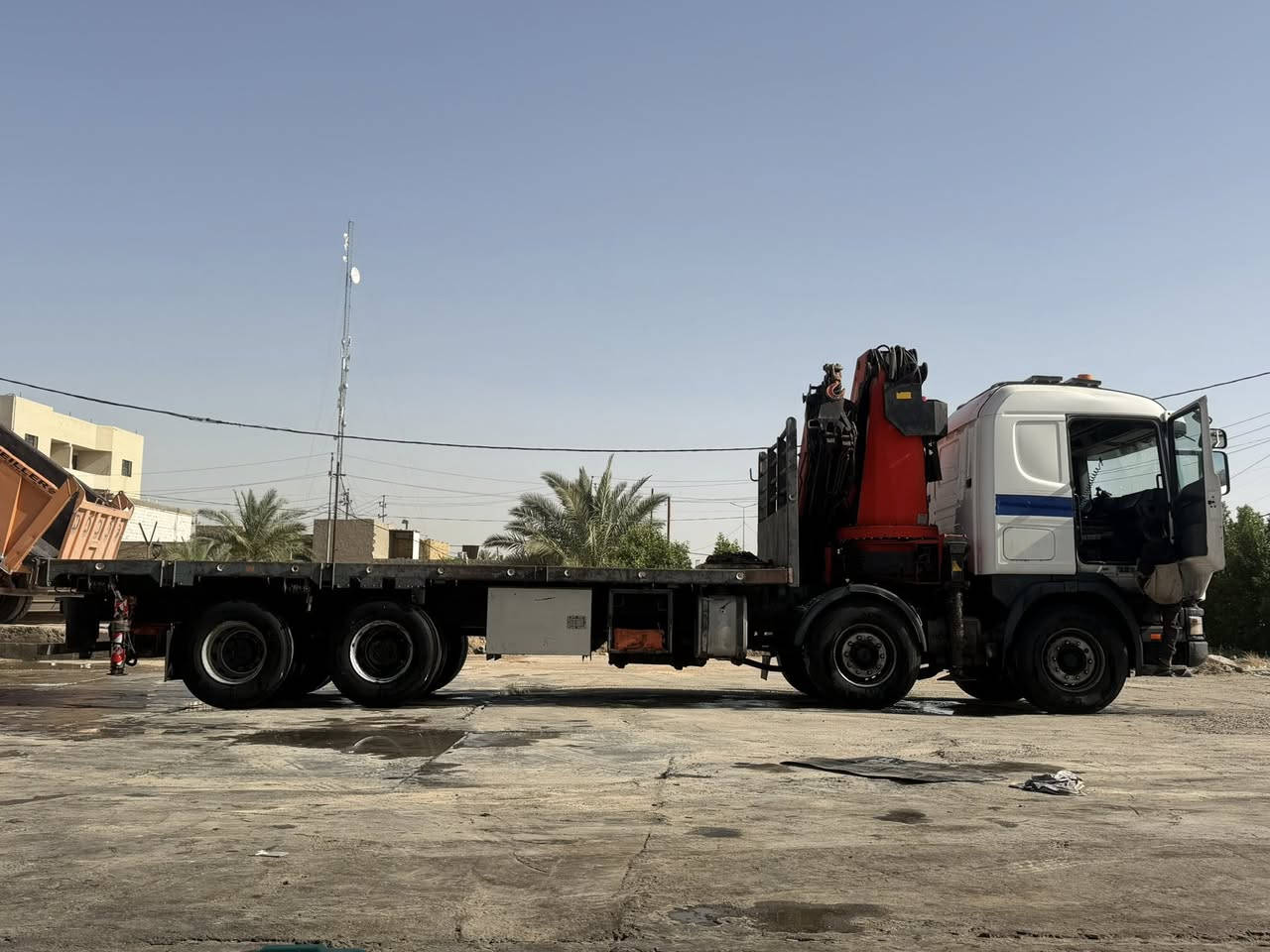 سكانيا كرين حجم 54 يعني 18 طن 8 سلايتات 4 رجلين فول سيفتي ريمون كنترول سياره بلاديه طويله  كير أوتوماتيك مكينه 8V كفاله عامه بسمي رقم نكليزي مسجله كرين  ***********
