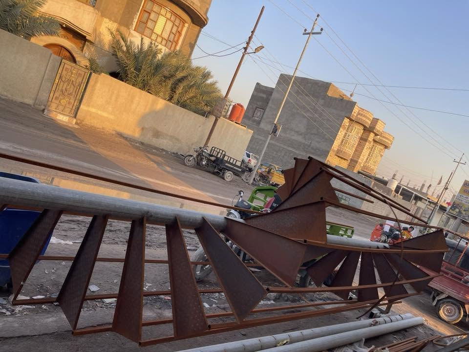 للبيع درج طوارئ دائري ارتفاع 6 متر 24 بايه مكانه البصرة ***********
