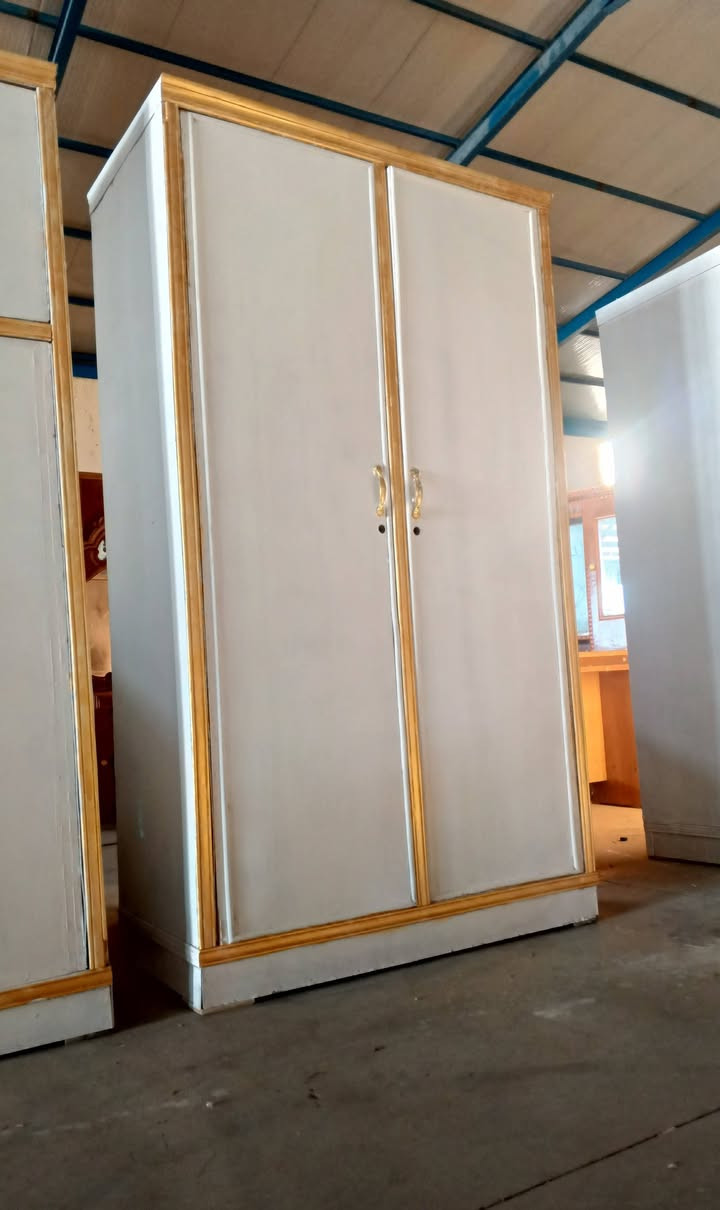 السلام عليكم كناتير للبيع نضافه 100% صاج حطاطه شغل عراقي نضافه فول شراي يتصل ومتوفر توصيل ***********
