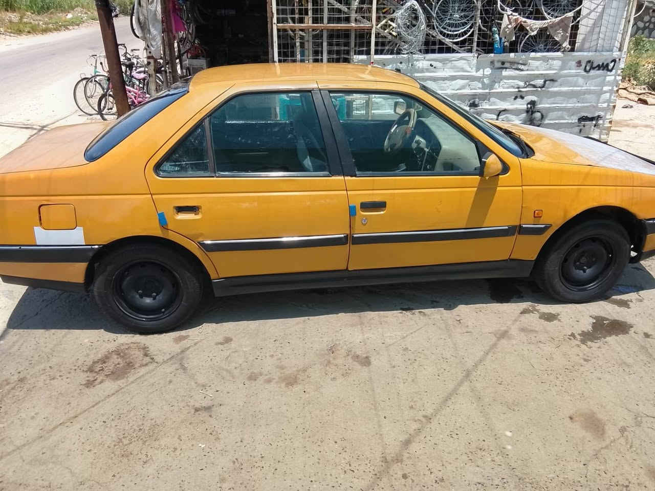 بيجو 405 موديل 2012 السعر 25$
. رقم بابل سنوية نافذه عندي وكالة والمالك موجود 
.محرك فرنسي 
.حداديه نص عمر 
محرك +كير +الکشر +تاير  نضيفات
غرامات استقطاع من السعر عليها 200الف فقط 
 بيع او مراوس
***********
***********
