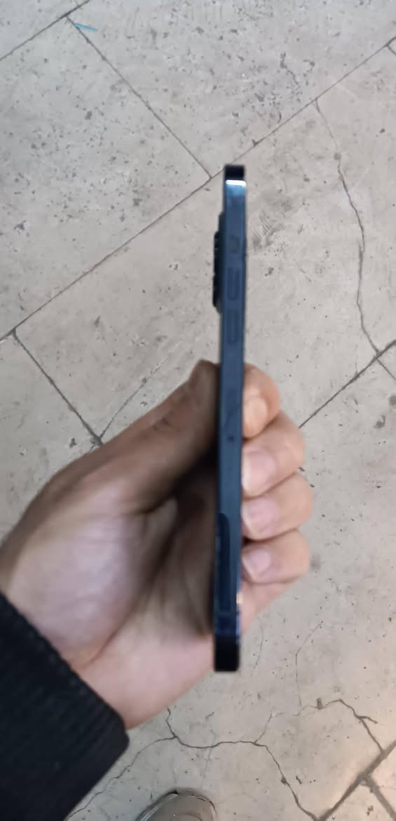 سلام عليكم ايفون 12 برو ماكس قافل ايكلود ومكسورة الشاشه ابيع على هاي الحطه اب 100 قفل مكاني بغداد ***********
