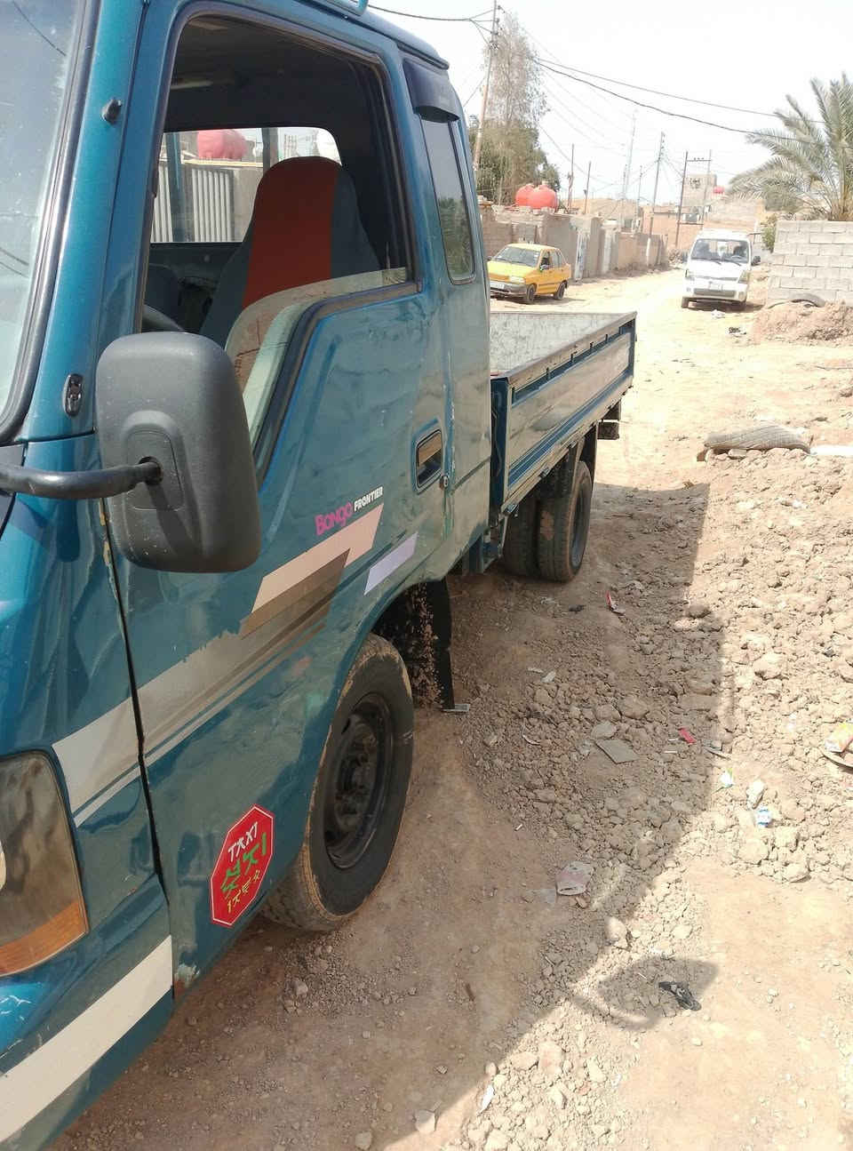 السلام عليكم كيا معروضه للبيع موديل 2001 رقم بغداد تحويل مباشر الثانويه لل 28 سعر 58.      عنوان واسط ***********
