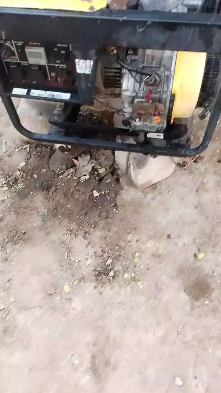 السلام عليكم  مولد للبيع كاز شركه الوادي نظيفه بلاديه محرك وتوليد مامفتوح 5كيفي20امبير بغداد الكماليه ***********
