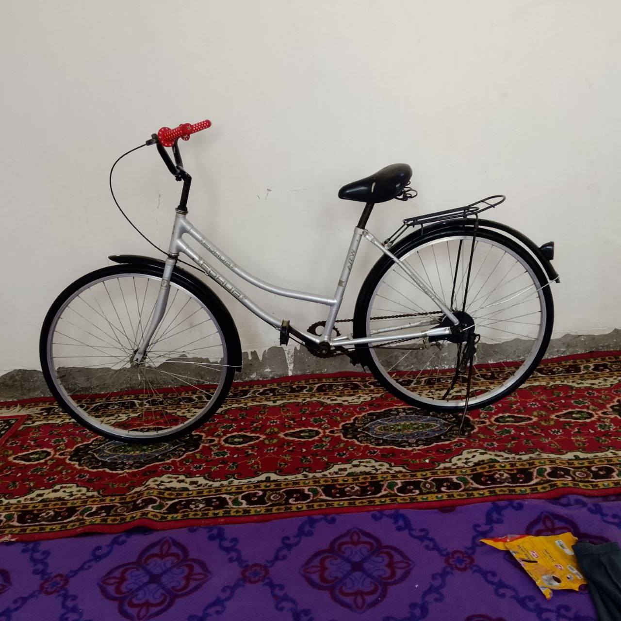 السلام عليكم باسكال بناتي للبيع حجم ٢٦ تايرات وجوابة جدد مكاني بغداد الجلاعطة واء جزيرة بغداد السياحية رقم *********** ويتوفر انستا m__9.50
