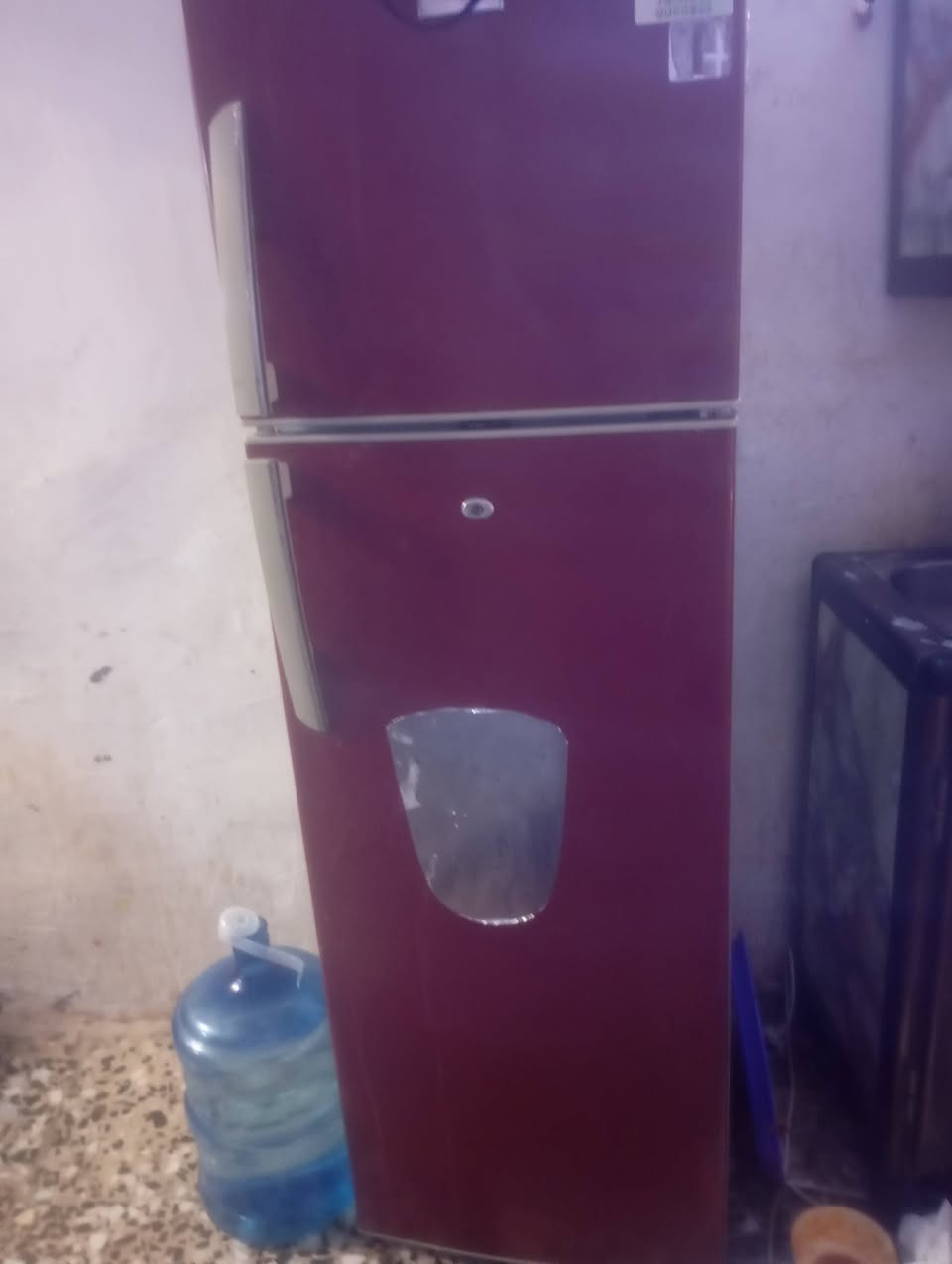 السلام عليكم عندي ثلاجه المتين استعمال قليل مكاني كربلاء للاستفسار واتساب ***********
