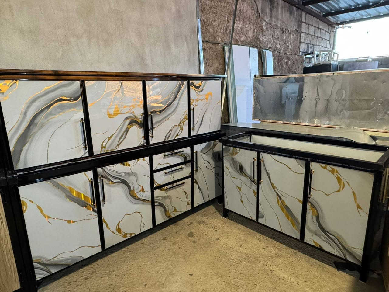 السلام وعليكم كاونترات جمله مفرد توصيل خارج كركوك جمله فقط شغل درجه اولئ العنوان كركوك ممدوده قرب جسر قرناطة معمل الرحمة الالمنيوم الستفسار التواصل ع.***********.
