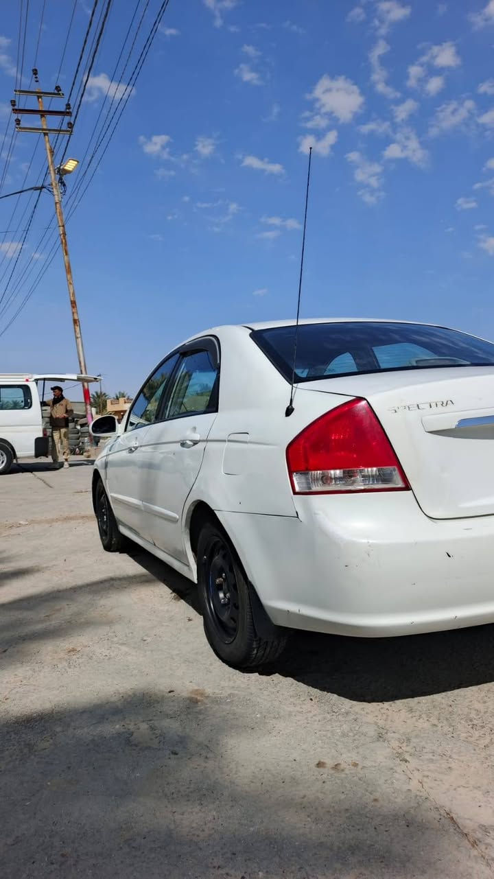 السلام عليكم سياره للبيع كيا سبكترا 2007 أمريكي مكينه 2000 تبريد ثلج حادثها باب جوملغ تبديل بدون دواخل رقم انبار مشروع وطني مكاني كربلاء الإمام عون عليه السلام ***********
