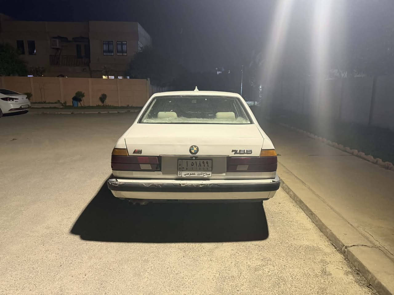 السلام عليكم
للبيع فقط بي ام موديل ١٩٩١ 
رقم صلاح الدين شرط تحويل 
بيها قطعتين صبغ فقط 
محرك فل بي بدايه صرف 
السعر ٤٨ وبيها مجال قليل 
مكاني الموصل  
***********
