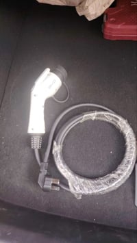 توفرت شواحن BYD الاصلية نسخة السيارة بقدرة شحن 16A/8A متغير حسب الرغبة...