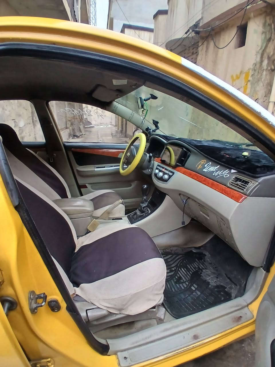 الهم صلي عله نبينا محمد
ليفان ٦٢٠ موديل ٢٠١١
بدون ضرر بدون صبغ 
مشروع وطني شرعي بلموصل بيها كابون شرط الوكاله والتحويل
مكينه وكير عادي كورله شرط تبريد ثلج داخل نضيف هيئه وغرامات ١٠٠ طخم تاير جديد شاشه كامره حساسات السعر ٣٨ 
***********
