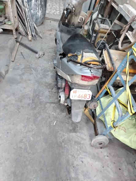 دراجا ماكس منغولي دراجة شغالة بس اني ابيع كوم حديد رايد الدراجة 250وبيها مجال التواصل على الواتساب ***********
