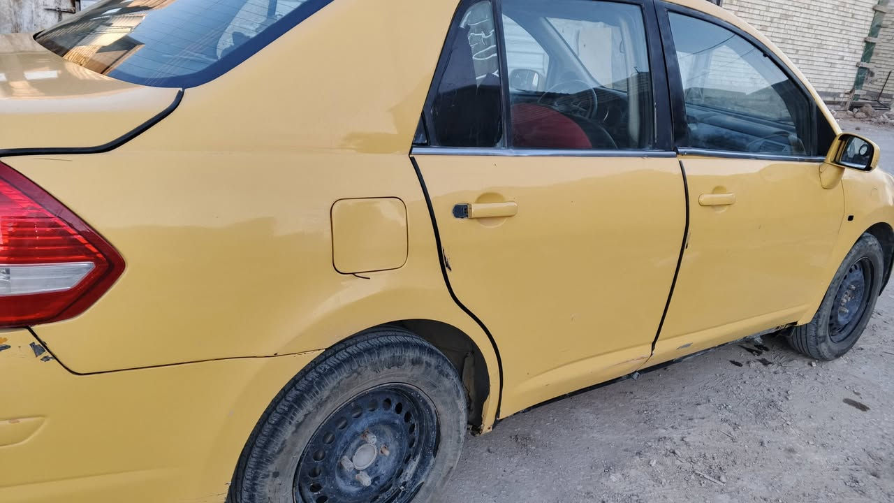 فيرسا مديل 2009 محرك 1.8 محرك كير حاوية رقم نكليزي باسمي سنوية لل 2029 هزة ماساقطة  مصفرة هيئة وغرامات بيها نواقص بسيطات مكان السيارة المسيب السعر 40 وبيها مجال *********** وتساب
