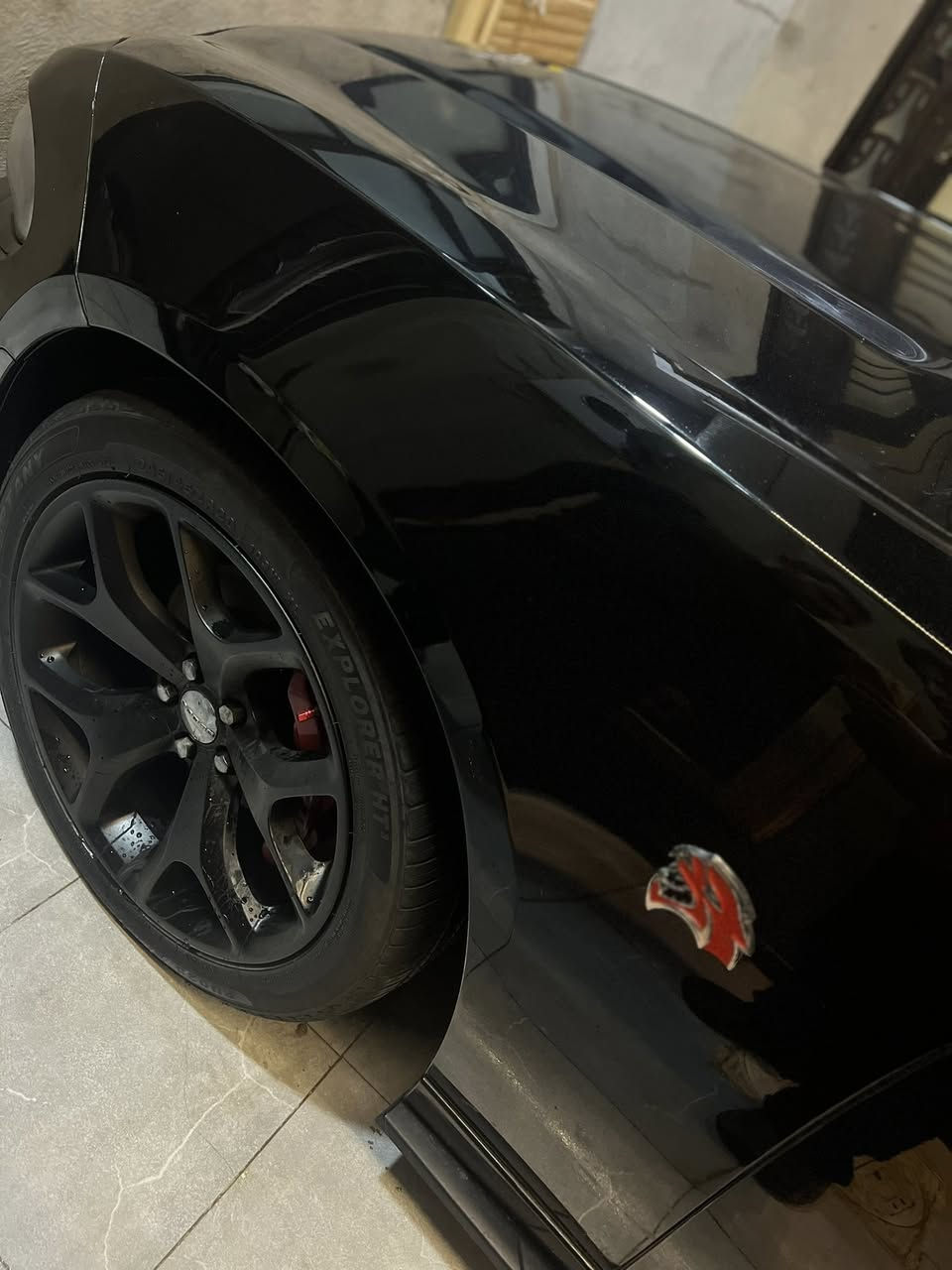 ***********
جارجر موديل 19 اصل محرك 3600 ضرر جاملغ امامي جيهة السايق ضربه خفيفه 
 بدون ارباكات فول 1 على 1وعليها اضافات
فتحه سلايت روف
حساسات خلفيه 
كامره دواره
3 بصمات 
تشغيل عن بعد 
كشنات 2 كهرباء تدفئه تبريد
كزوزات بصمه 
شفتات ستيرن
كشنات الوره تدفئه تبريد
ويل حجم 20 
لد حاجب متغير عل المبايل 7 الوان
لحايه اس ار تي
لايت زنون مع الكشافات
كفرات دسك
مري جانبيه هيتر 
شاشه كار بلي 
حداديه محرك كير باتري تخم تاير كله جديد السياره ستخدام شخصي 
مكانه حله بأسمي مداور مشروع وطني
ماشيه 50 الف قابل لزياده السعر 245
