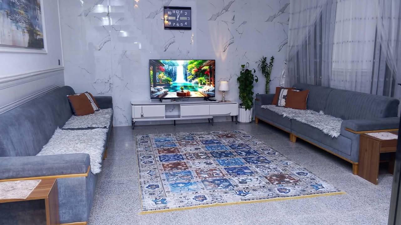 السلام عليكم بيت للبيع بناء ٢٠٢٣ درجة اولى مطلوب اسكان منطقة حي الحوراء شارع ابو الفضل ثالث قطعة عن الركن  ومقابيل ركن يعني من خلالة تشوف الشارع التجاري والساحات بالقرب من المدارس الابتدائي والثانوي عرض الشارع ١٢ متر للتفاصيل اكثر اتصال *********** او ***********
