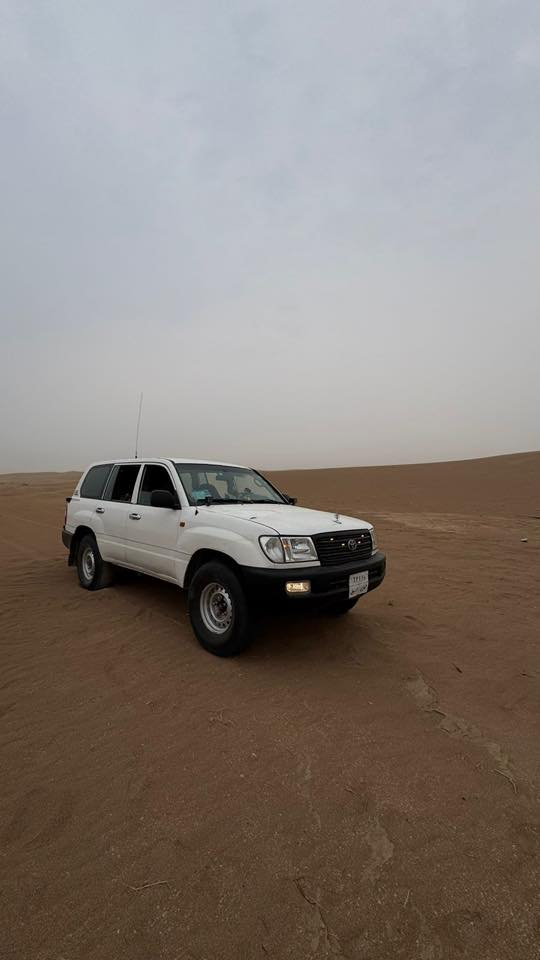 سلام عليكم لاندكروز موديل ٢٠٠٠ قطريه اصل سلك عليها حداديه جديده كامله من كلشي بدون نقص كفاله اصوليات بيها تبديل فقط بابين سعر ١٤٥ وبيها مجال قليل ***********
