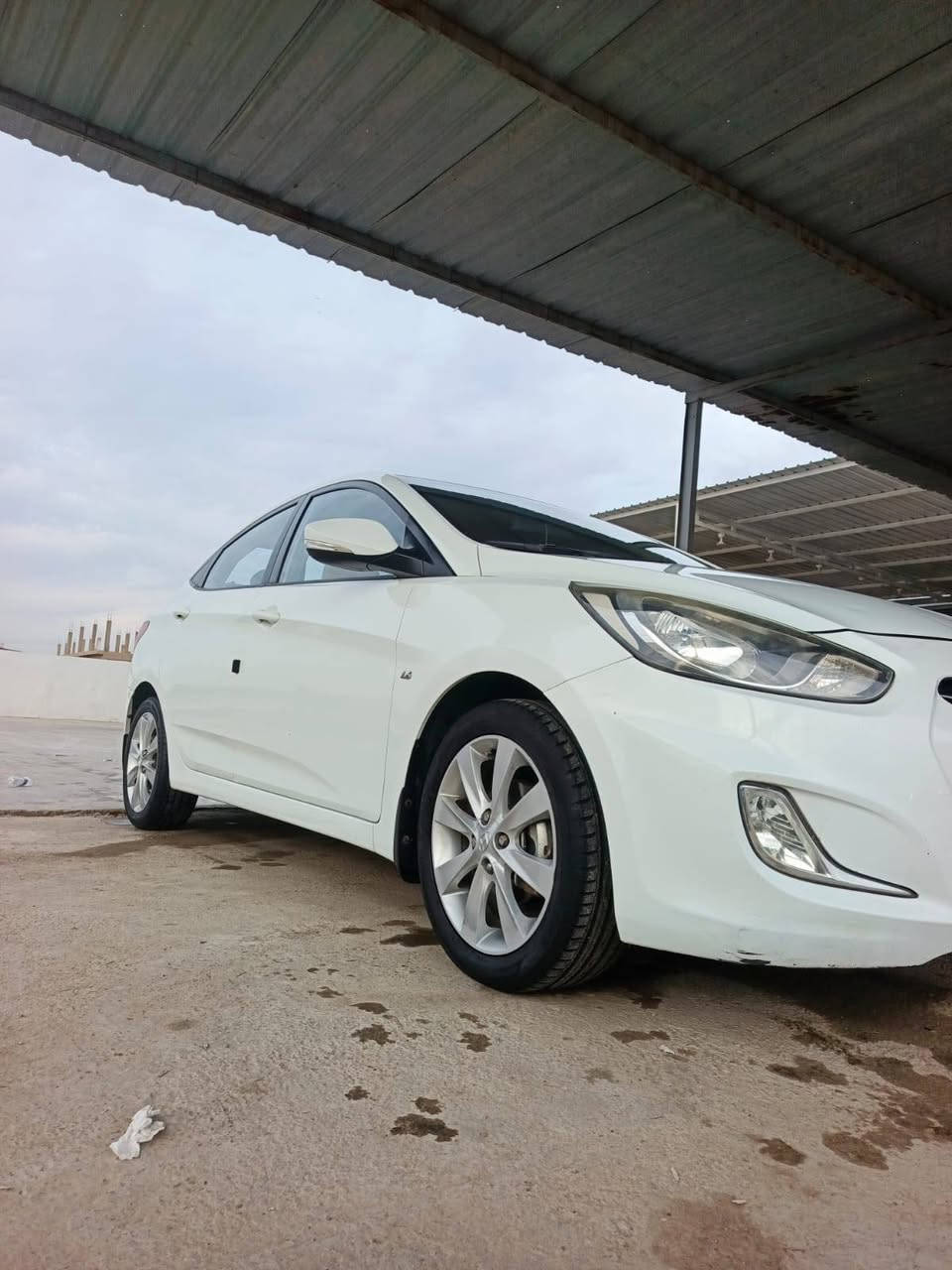 السلام عليكم 
للبيع سيارة اكسنت موديل 2011 وارد خليجي رقم بغداد الدولي محرك 1600دوش السيارة مسجلة بسمي اني صاحبها الشرعي السونار مرفق مع الصور ماشية 127 كيلو متر محرك كير صدر كفالة عامة تبريد نقص غاز فقط السيارة حلوة او جديدة مامتعوبة كلش نظيفة او جاهزة السعر 98 او بيها مجال للطيبين 
العنوان بغداد الغزالية 
رقم الهاتف ***********   
ملاحظة الرقم بي واتساب اتصل اوبيك خير ودلل
