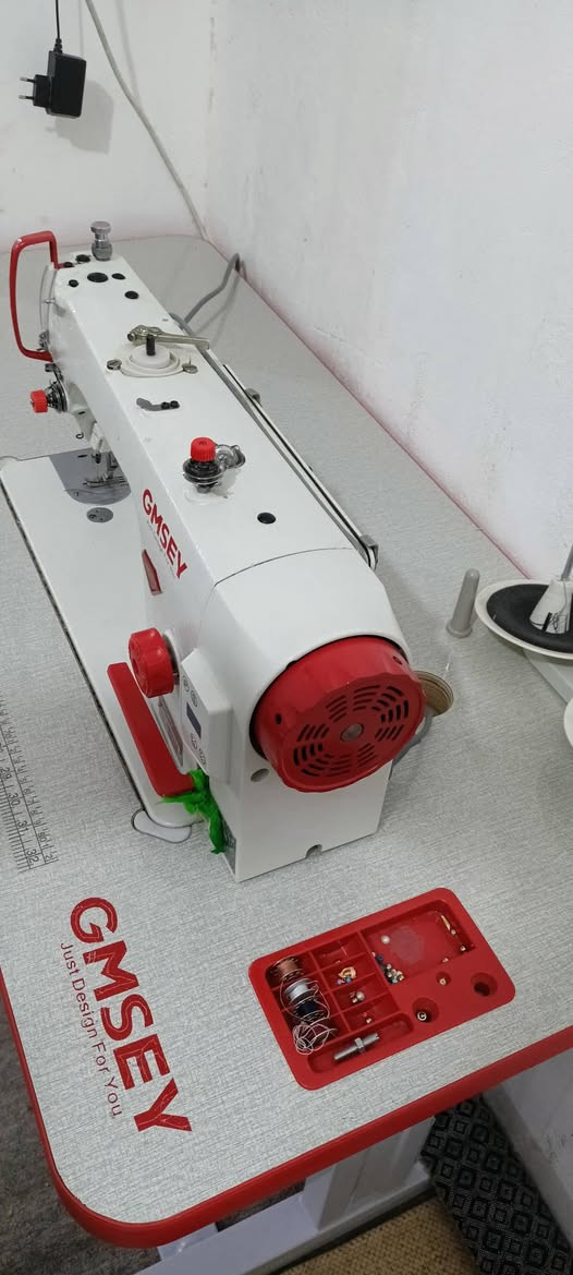 مكينة جمسي صناعي كاتم  نضيفة كلش استعمال شهر واحد فقط
ازرار للتحكم بالسرعة ،اضاءة ذاتية
سعرهة 250
المكان كربلاء/حي العسكري
***********
