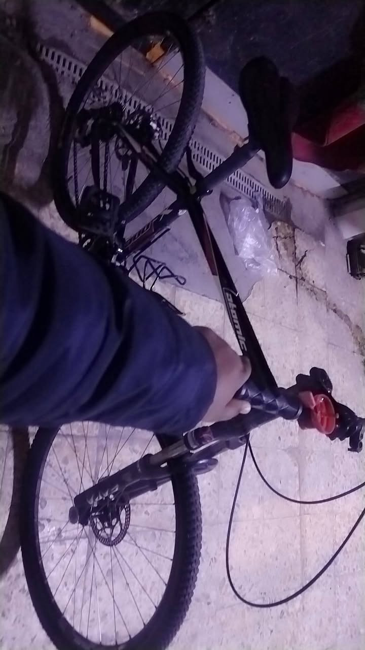 بايسكل جبلي للبيع حجم ٢٦ بحاله زينه مستخدم شهرين نضافه ١٠٠/٨٥ السعر ٦٥ العنوان البصره حي المهندسين شارع لوريات الرمل
***********
