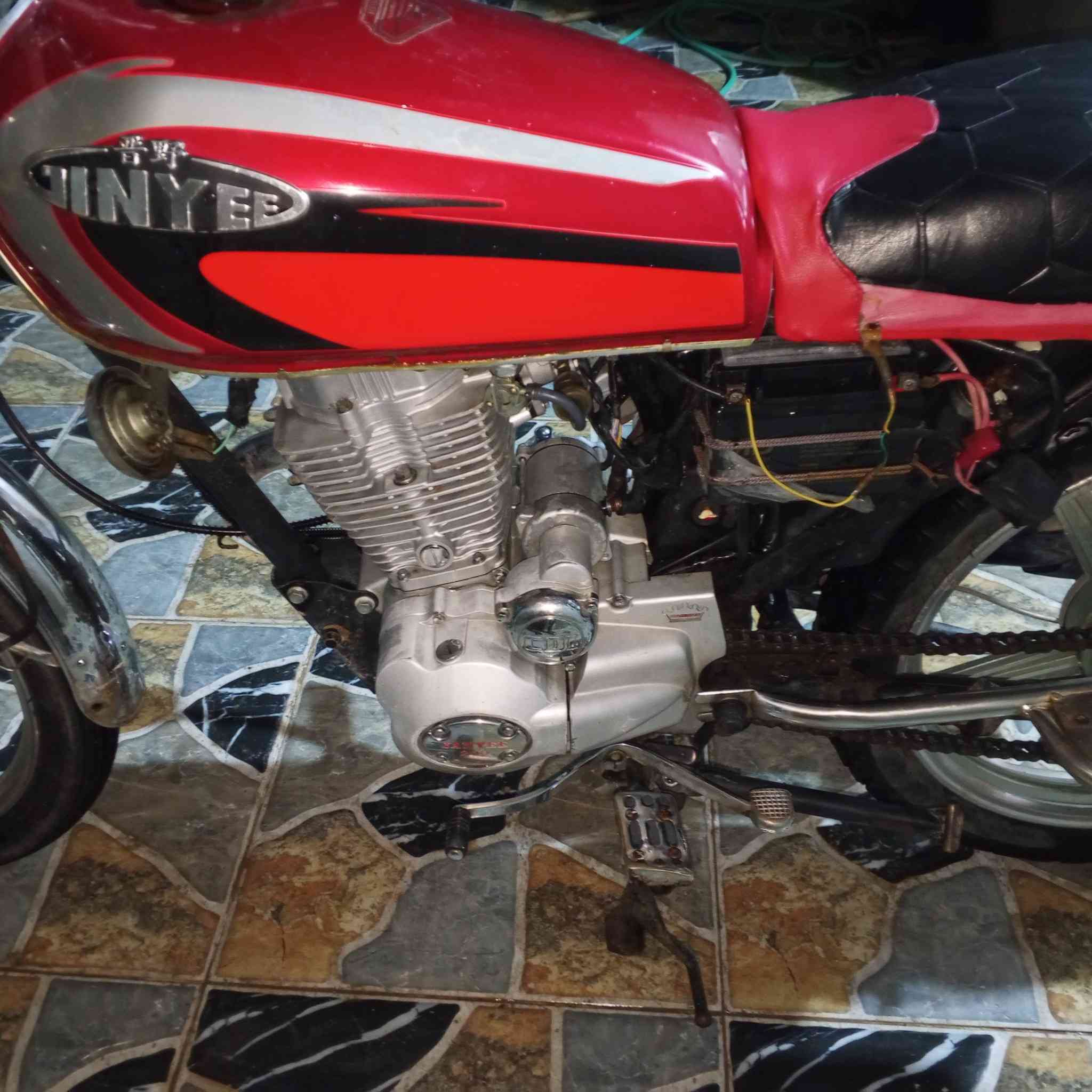 السلام عليكم موطورلبيع نضيف اوراق كامل5كير محرك ما مفتوح كهربائيات شغاله بي مجال الشراي يتصل على هده الرقم***********خابر تذلل
