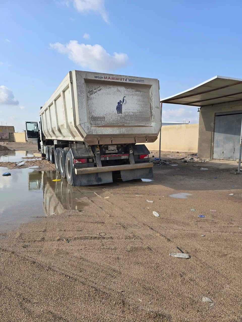 سلام عليكم عربانه البيع تخم تاير نتصل***********
