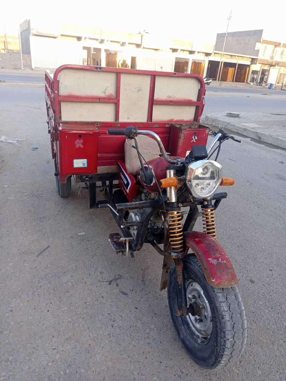 للبيع دايوان اوراق كاملة اصولية مكان بغداد حي انصر السعر 700شراي ينتصل فقط  ***********
