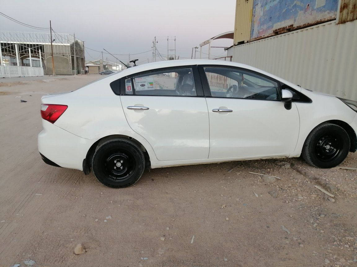 السلام عليكم كيه ريو 2012 رقم مثنى راعيه بنجف مكينه 1600 جديده تبريد ثلج بيه باب وجاملغ صبغ اثر شخوط وصورهن موجوده قبل لاينصبغن وبيه بارد بسيط سياره حلوه كاعده مكانها نجف   سعر 81 وبيه مجال   مكلف بنشر رقم راعيه ***********
