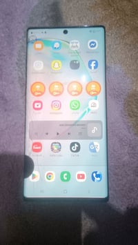 نوت ١٠ بلس للبيع او مراوس. لمس يشتغل فقط بالقلم وبيه نقطة سوده مثل ما ...