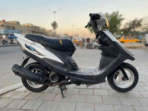 السلام عليكم دراجه ماكس عدله
بلادي مكينه مفوله شك الكاع
مانقصها برغي كامله مانقصه اي شي 
السعر   575  بيهه مجال بسيط 
سلف وهندر كهربائيات كله شغال 
شلعه ومعدل مختمه كله ختم واحد 
العنوان : بغداد مدينه الصدر  
الاورفلي قرب العماره البرتقاليه
للاستفسار  : ***********
