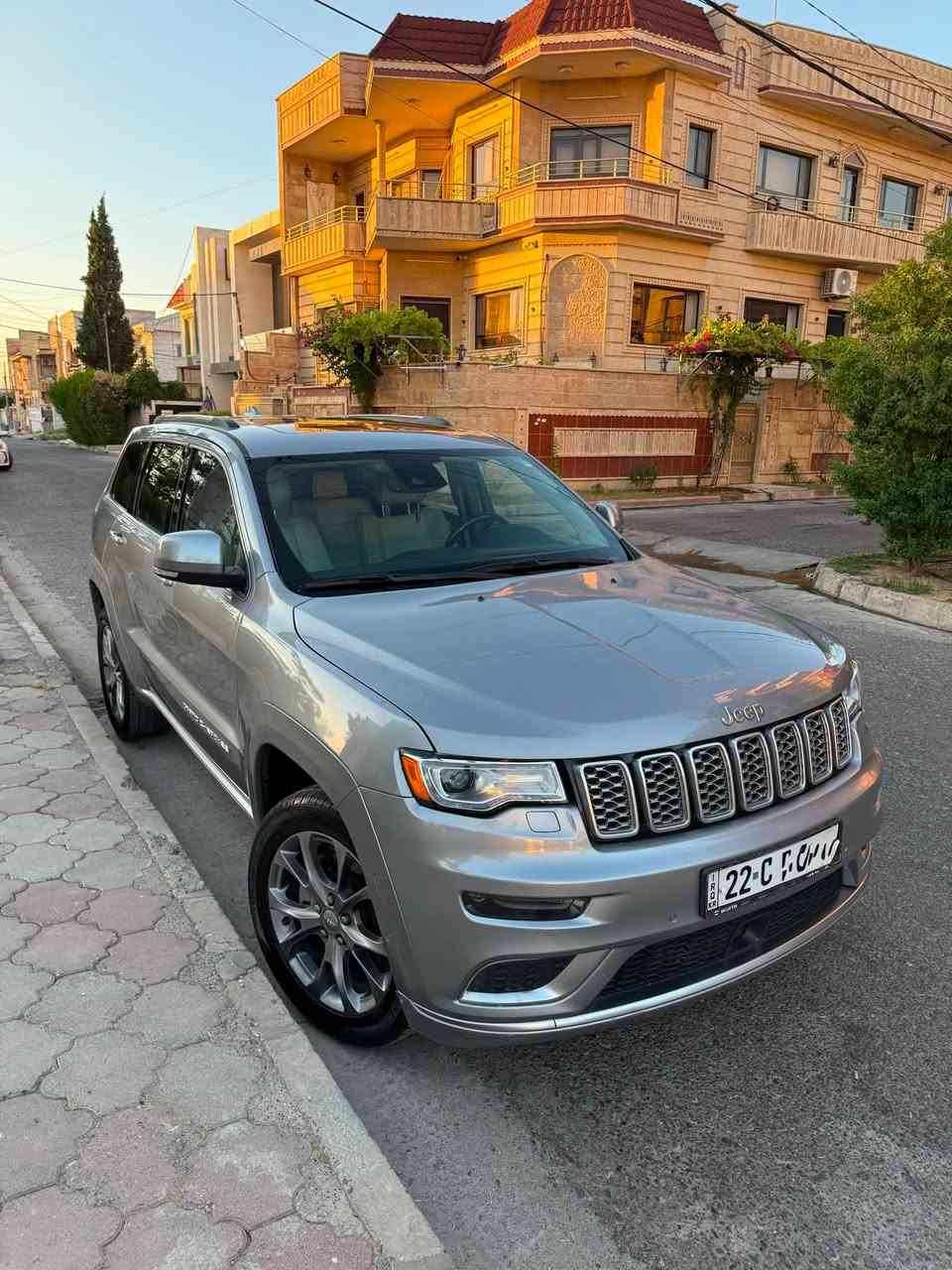 جيب سومت 2019 للبيع 

ماشية 93 الف 
حادث سطحي جاملغ خلفي امامي صفحة نفر بدون ايرباك و بدون دواخل

مكان سيارة اربيل حالياً

محرك 5700
سيارة عليها ادامة كاملة متحتاج اي مصاريف

مكفولة كير محرك و دواخل و بدون ايرباك 

سيارة داخل ابيض دبل بقلاوة حتى ستيرن ييجي جلد
باقي مواصفات سومت معروفة تجي اعلى فئة بالجيب

سعر 248 و بيها مجال بسيط

سيارة بأسمي صارلها 3 سنوات عندي تريد تحويل او وكالة حاضر اني

***********
