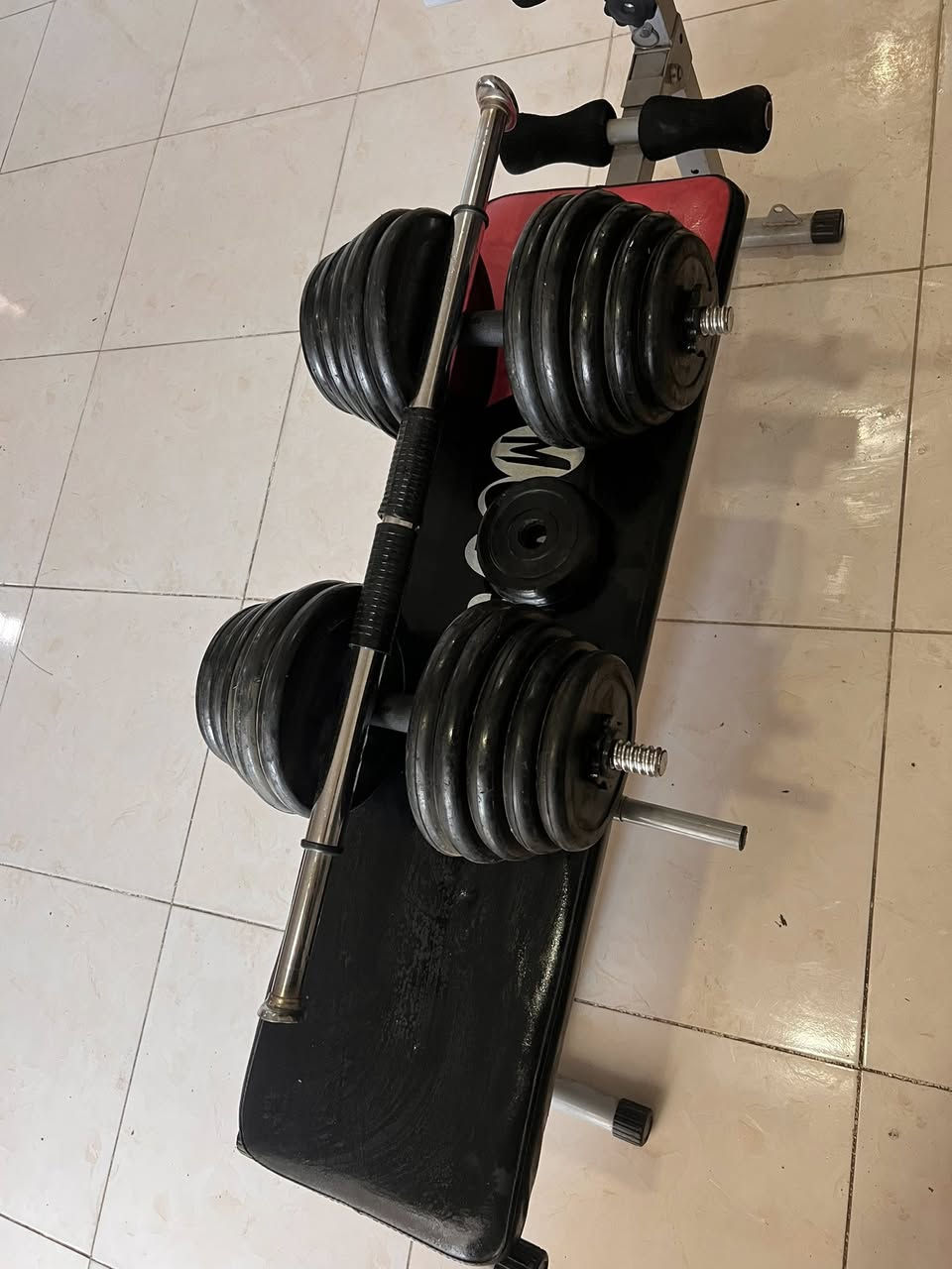 سلام ع جميع
عندي جهاز مستقلي وبصير صدر علوي +سفلي
ودامبل وزن10k + عقلة 
موجودين هفلان لنكة جديدة لتواصل 
***********
