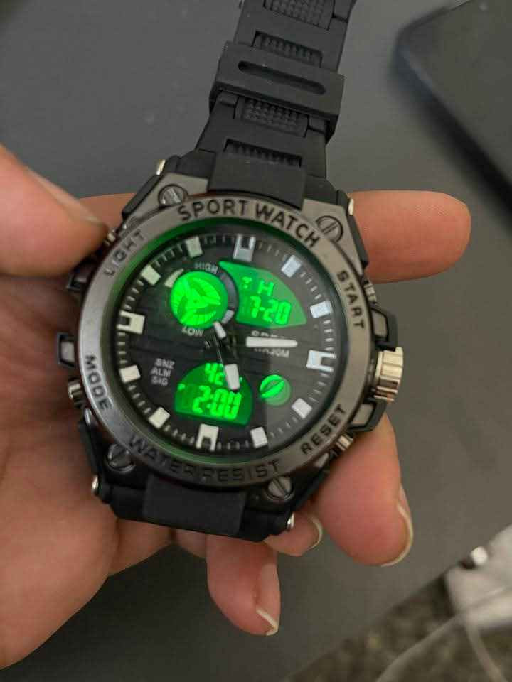 ✔️ شێوازی وەرزشی / سەربازی
✔️ قەبارەی گەورە و دیزاینی پیاوانە
✔️ بندێکی قایم و گونجاو بۆ بەکارهێنانی ڕۆژانە
✔️ گونجاو بۆ گەشت، وەرزش و کاری ڕۆژانە
✔️ دیزاینێک کە هەست بە هێز و متمانە دەدات
(نرخێکی گونجاو بۆ ئەم شێوازە و قەبارەیە)
📦 بەردەستە بۆ فرۆشتن
🚚 گەیاندن هەیە 

... 

✔️ تصميم قوي وعصري
✔️ مناسبة للرياضة والاستخدام اليومي
✔️ سوار متين ومريح لليد
✔️ شكل رجالي أنيق يعطي إحساس بالقوة
✔️ مناسبة للرحلات والعمل واللبس اليومي
(سعر مناسب مقارنة بالشكل والجودة)
📦 متوفرة الآن
🚚 توصيل داخل المدينة حسب الموقع أربيل, العراق


**إذا كنت صاحب هذا الإعلان وتريد حذفه لأي سبب، رجاءا أرسل رسالة إلى الدعم الفني**