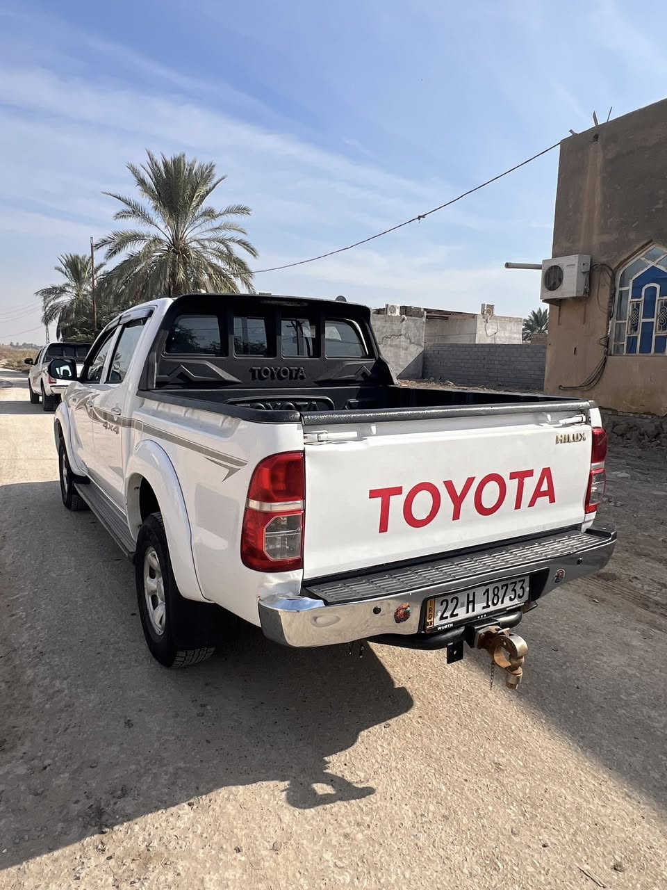 سلام عليكم 
للبيع هايلوكس 2015 مكينه كير كفاله سنويه مجدده ل30  بيها بارد باب السائق وصبغ بتكمة كد شبر سعر 195 بيها مجال ***********
