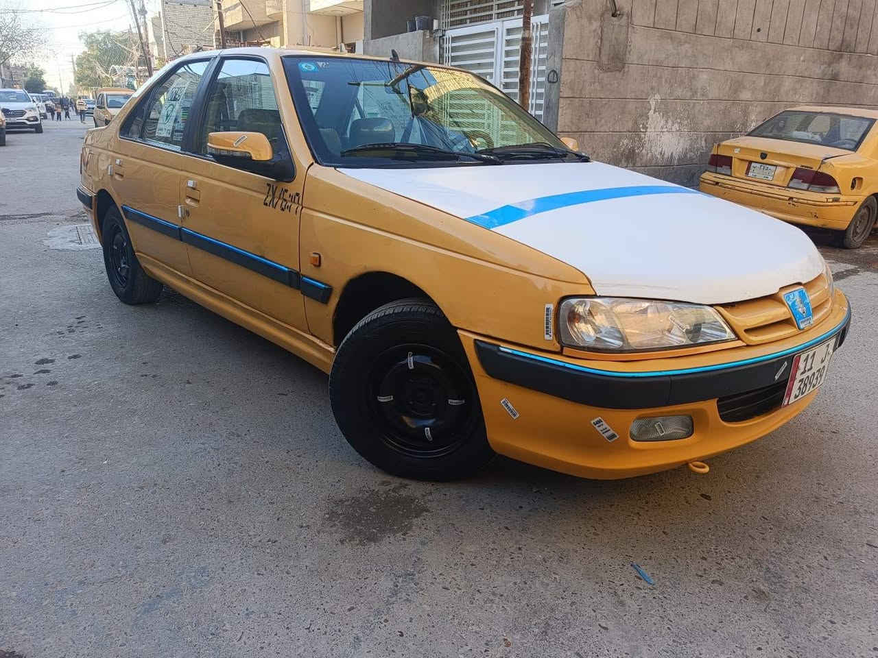 سلام عليكم بيجو بارص جاهزه مابيهه اي نقص
مكينه وكير جدد تبريد ثلج 
دوشمه عام كاعيه جلد 
تخم تاير جديد 
بدون حادث بيهه جاملغ امامي صبغ باقي مابي صبغ
سنويه جديده رقم انكليزي بسمي سياره 41؛ وبيهه مجال 
مكانهه بغداد العبيدي يم تربيه
ليحب يتصل ***********
