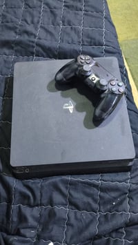 بلايستيشن 4 سلم • ١ تيرا • حساب فورتنايت