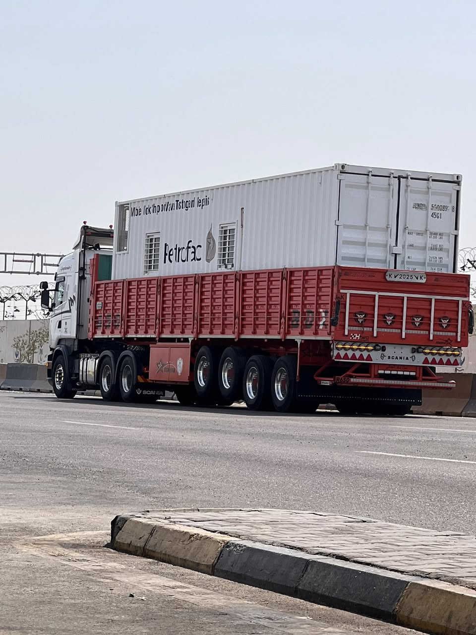 ‏سلام عليكم ￼
للبيع عربانة خالد 25￼ موديل￼
***********
