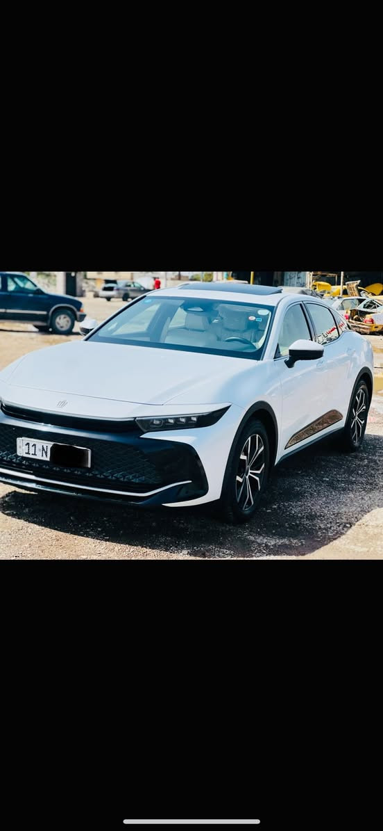 سلام عليكم 
كراون موديل 2025 
ماشيه شي قليل 
 فتحه سقف 
رادار امامي خلفي وجانبي 
وحساسات 360 
وخمس كامرات 
وشحن لاسلكي 
الكشنات الوره كهرباء 
وبرده كهرباء 
وخزن ميموري
وكشنات تدفئة تبريد
لايت 5 عدسات
مرقم بغداد بسمي تحويل مباشر 
ساز ام الضمان 
العنوان بغداد تقاطع نهروان بنفس التقاطع 

‭0785 205 8090‬
