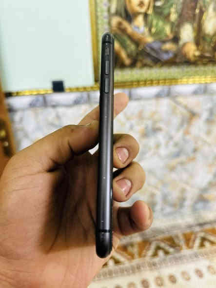 سلام عليكم ايفون ١١ مكسور الضهر ولباقي كلشي مابي ذاكره ٦٤ بطاريه ٩٠ ما مبدله بلاديه مكاني بغداد مدينه الصدر جهاز مال بيت سعره ٢٥٠ وبي مجال لطيبين 
رقمي ***********
