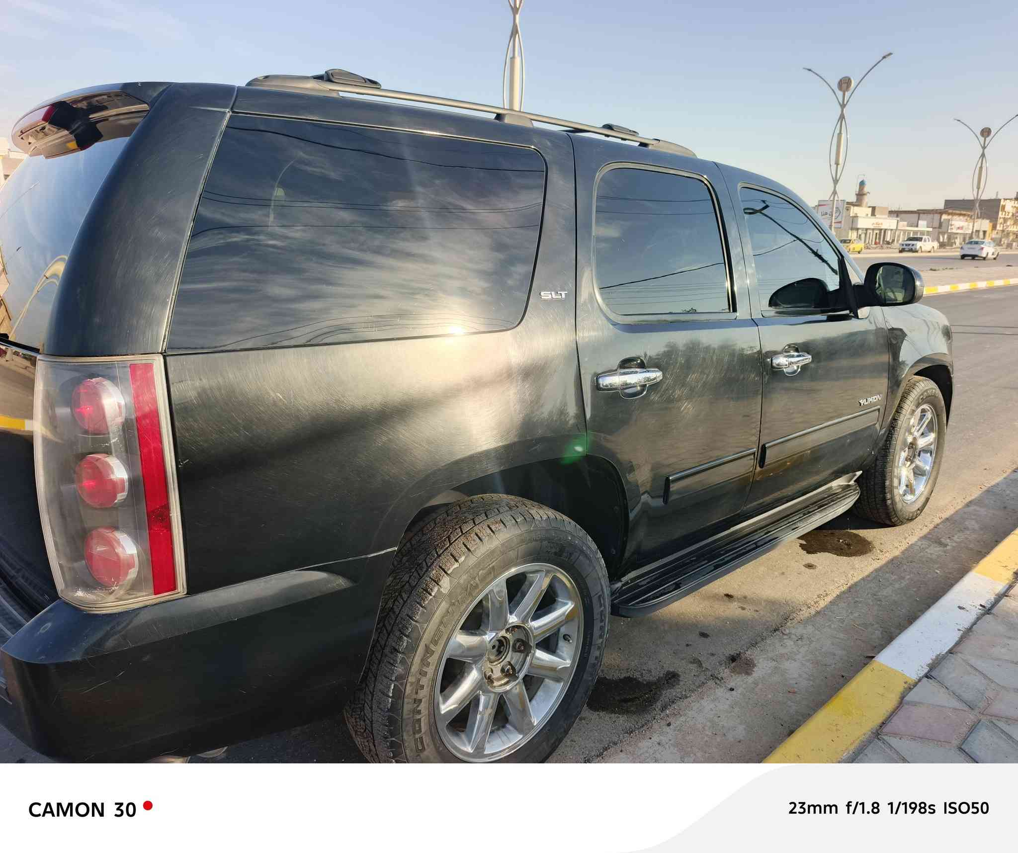 السلام عليكم اخوتي الاعزاء
جمسي يوكن بترة موديل 13 ادوات ادوات 
سيارة جاهزة وحلوة كير مكينة تبريد ثلج كهربائيات كلهه شغالة تخم تاير باتري جديد 6 براغي وكل النمر شغالة
عنوان السيارة الديوانية 
للتواصل واتساب او اتصال
***********
